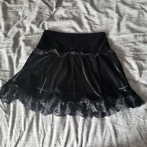 Small Black Gothic Velvet Ruffled Mini Skirt